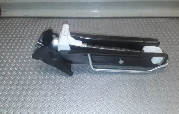 Renault Clio III Lift Jack 8200682541