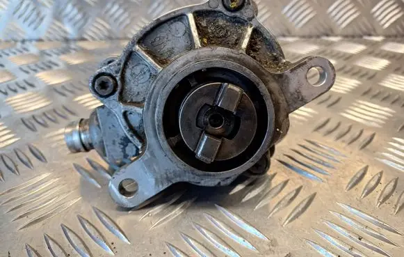 Renault Master II Vacuum pump 8200102535