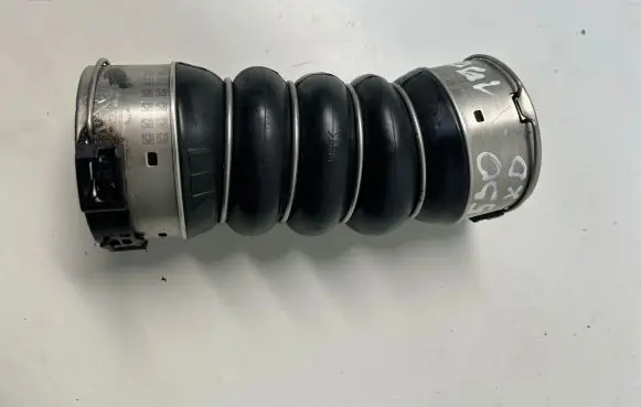 BMW 5 F10 F11 Intercooler hose/pipe