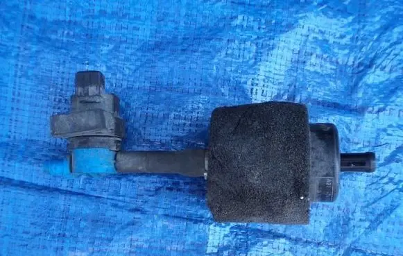 Mercedes-Benz E AMG W211 Vacuum valve A2114760116