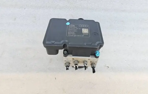 Audi Q7 4L ABS Pump 4L0614517A