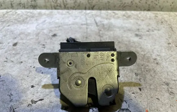 Fiat Bravo Tailgate/trunk/boot lock/catch/latch 55701971
