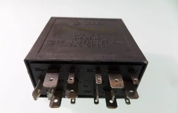Peugeot 206 Window control relay 1J0955531 5W51045 A250305