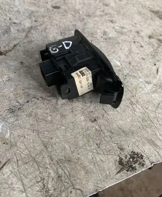 Toyota Corolla E120 E130 Electric window control switch 54035117