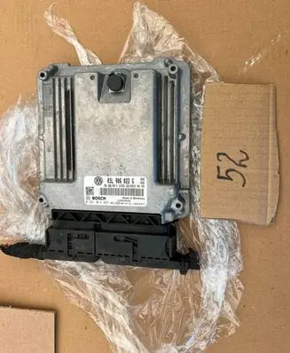 Volkswagen Tiguan Engine control unit/module 03L906022G 0281014262