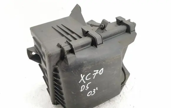 Volvo XC70 Air filter box 8626061