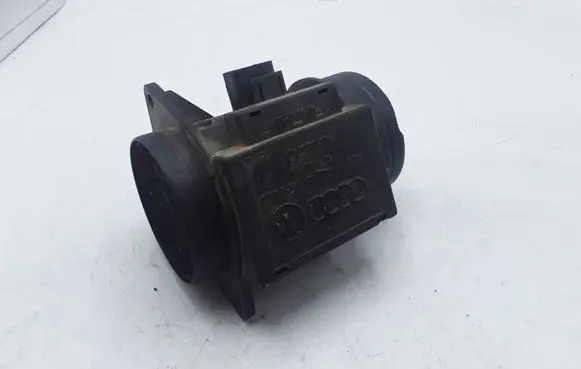 Audi A4 S4 B5 8D Mass air flow meter 71822101 074906461