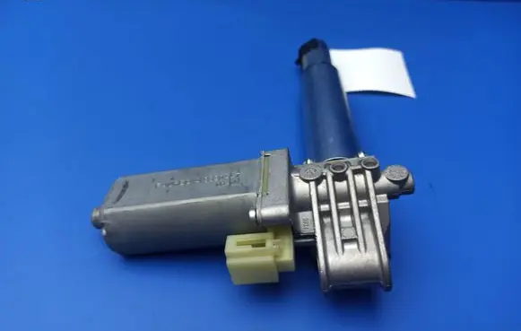 BMW 7 E65 E66 Seat adjustment motor 8320447 0390203230