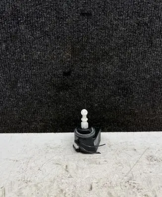 Mercedes-Benz Sprinter W906 Headlight level adjustment motor 008830