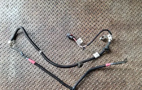 Mini One - Cooper F56 F55 Positive cable (battery) 8677248 8610609 8677247
