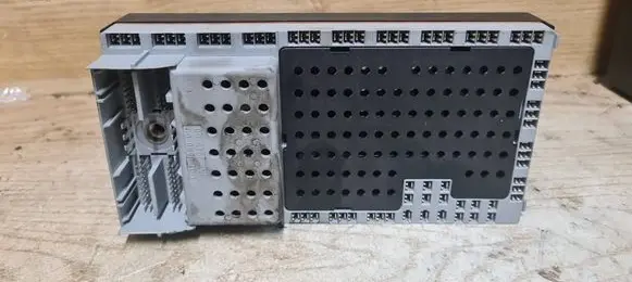 Volvo V70 Fuse module 08688436