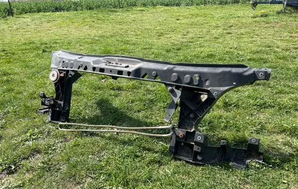 Volkswagen Crafter Radiator support slam panel