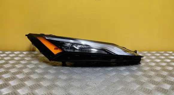Nissan X-Trail T32 Headlight/headlamp 210-23789 1612
