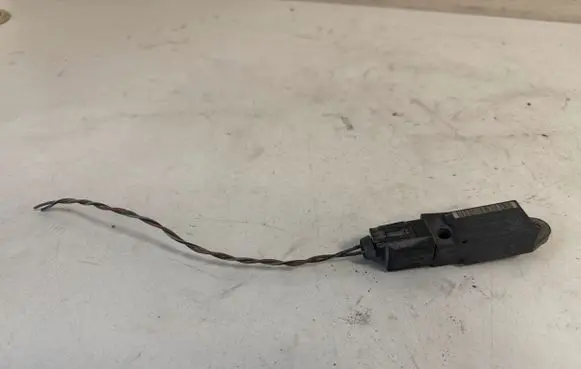 Mercedes-Benz E W211 Airbag deployment crash/impact sensor A0028202726 25571203A4 A2272650