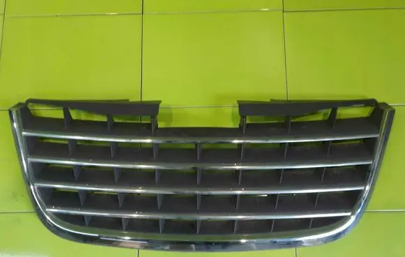 Chrysler Grand Voyager V Front bumper upper radiator grill 05113127AA 11AB15