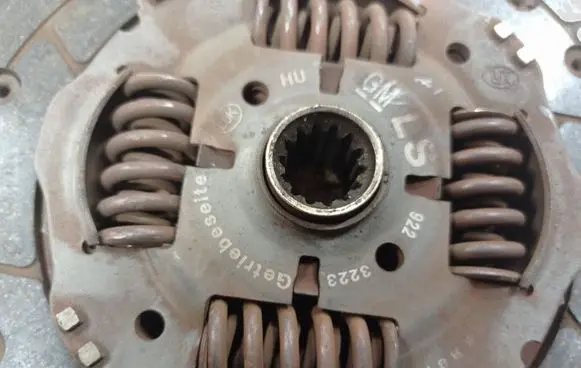 Opel Astra H Clutch pressure plate 9223223 LUK