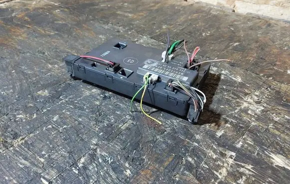 Mercedes-Benz C AMG W203 Door control unit/module 2038205626 351324