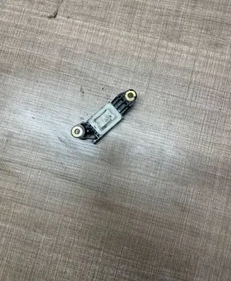 Mercedes-Benz CLS C219 Airbag deployment crash/impact sensor 0018209126 302768002