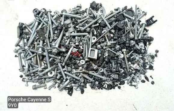 Porsche Cayenne (9Y0 9Y3) Nuts/bolts