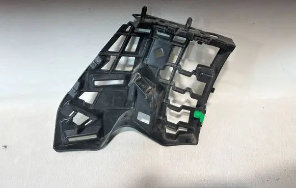 Volvo XC90 Front bumper mounting bracket 3135340