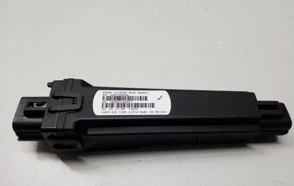 Chrysler Town u0026 Country V Sliding door control unit/module 68079909AA