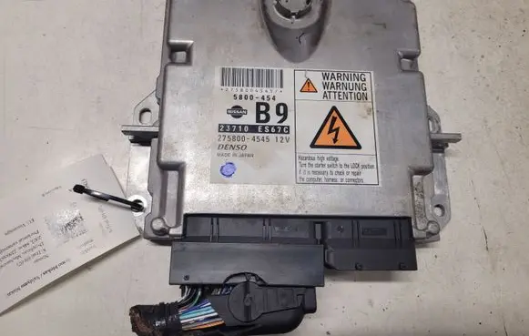 Nissan X-Trail T30 Engine control unit/module 5800454 2758004545 23710ES67C
