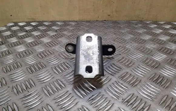 Opel Insignia A Front door lower hinge A046574