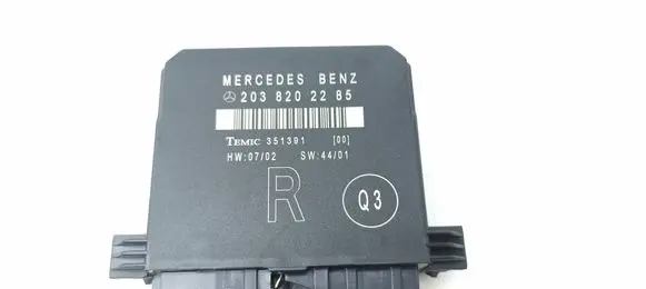 Mercedes-Benz C W203 Door control unit/module 2038202285 351391