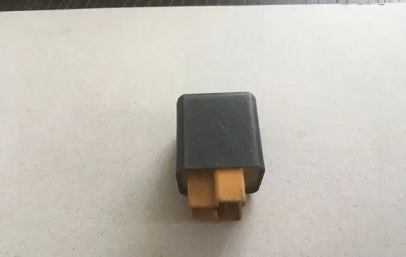 Mitsubishi Galant Other relay MD113566