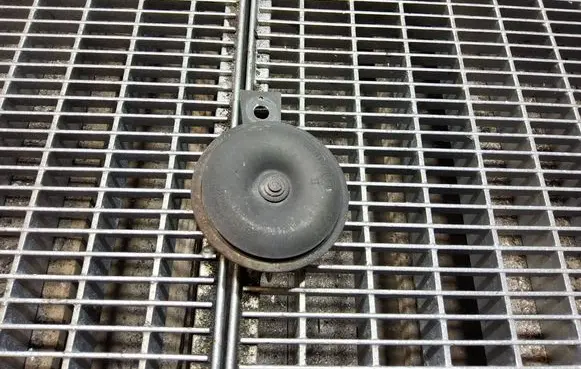 Nissan Elgrand Horn signal E9014020