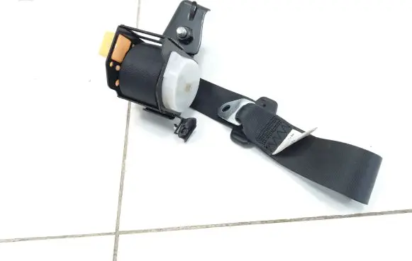Mazda CX-5 Rear seatbelt E40641084