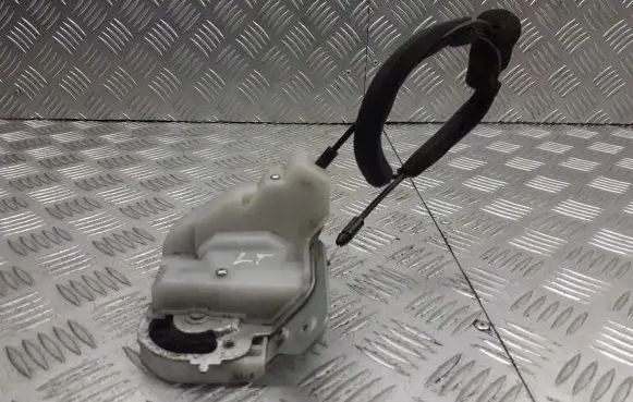 Mazda 5 Loading door lock 