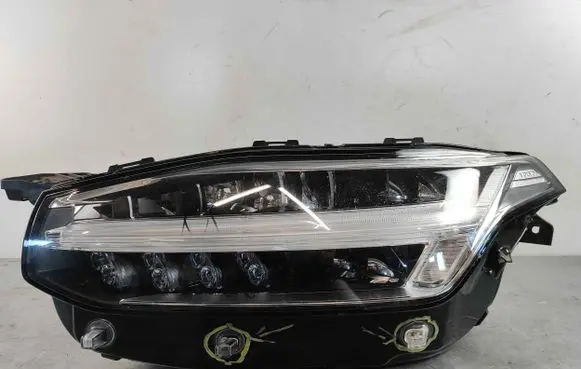 Volvo XC90 Headlight/headlamp 31655157
