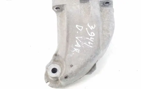 Mercedes-Benz CLS C218 X218 Engine mounting bracket A6422236404