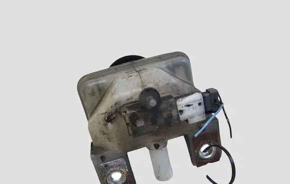 Nissan Murano Z50 Brake fluid reservoir
