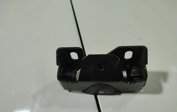 Citroen Xsara Rear door lock loop/hook striker 