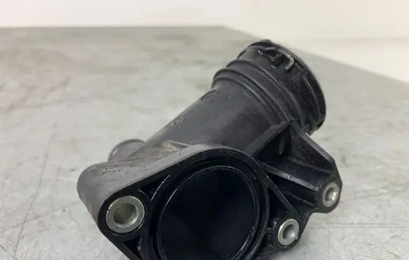 Mercedes-Benz E W212 Engine coolant pipe/hose A6422001156