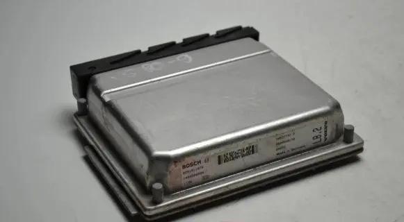 Volvo S80 Engine control unit/module 30637733A 0281011078 1039S00000