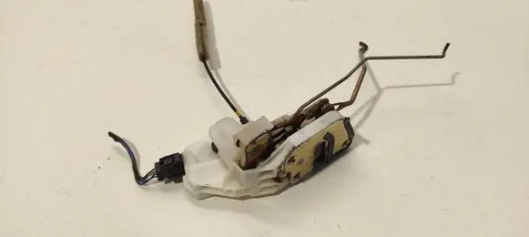 Mitsubishi Pajero Front door lock