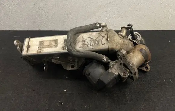 BMW 3 E90 E91 EGR valve cooler 7810751 123398