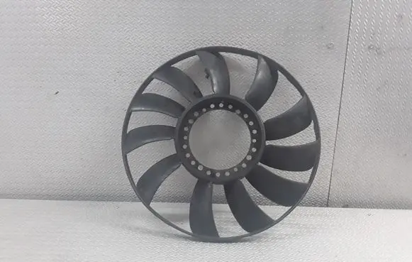 Volkswagen PASSAT B5 Fan impeller 058121301B