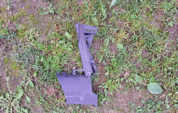 Mercedes-Benz C W204 Front bumper mounting bracket A2048850016