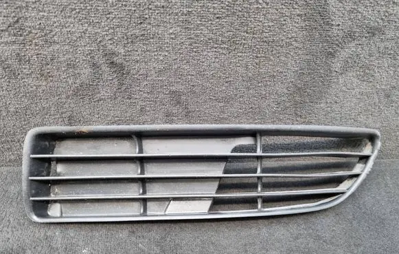 Audi A4 S4 B5 8D Front bumper lower grill 8D0807345