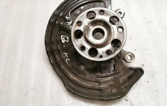 Mercedes-Benz B W246 W242 Front wheel hub
