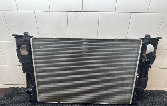 Volvo V60 Coolant radiator 31261105