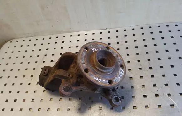Seat Leon (1P) Front wheel hub 