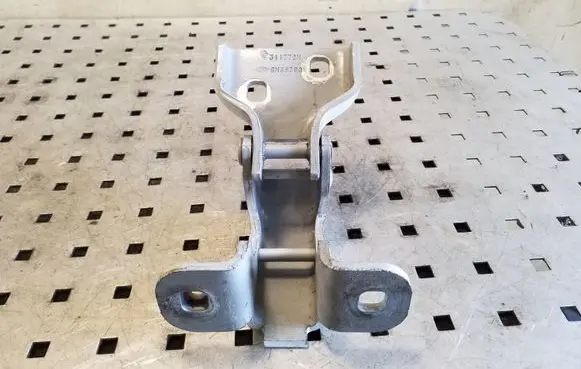 Nissan Primastar Front door upper hinge 311772M GM66380