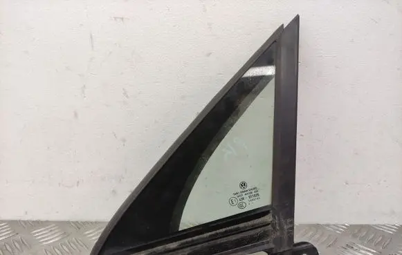 Volkswagen PASSAT B8 Front door vent window glass four-door 3G0845113F