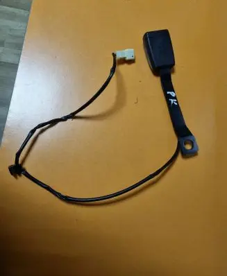 Subaru Forester SK Front seatbelt buckle 18189