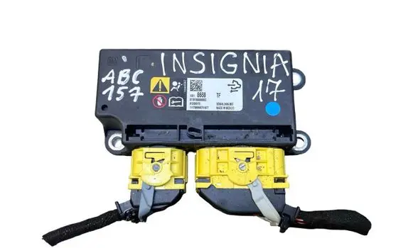 Opel Insignia B Airbag control unit/module 13518658 13584587 8110100000000X
